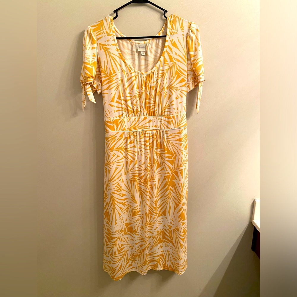 A cream and yellow floral dress is the perfect look for summer! Merona XXL